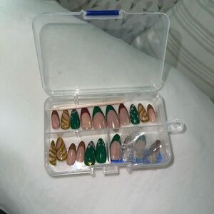 Press-On Nail Set – Green and Nude Designer Styles